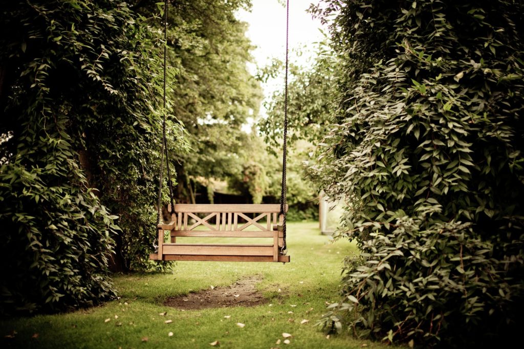 An empty swing. Clemmons Family Law focuses on divorce and divorce judgments. Photo by Rene Asmussen from Pexels